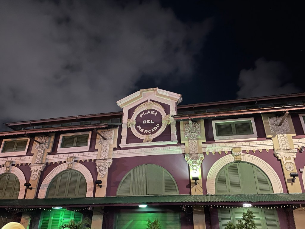 La Placita de Santurce at&nbsp;night